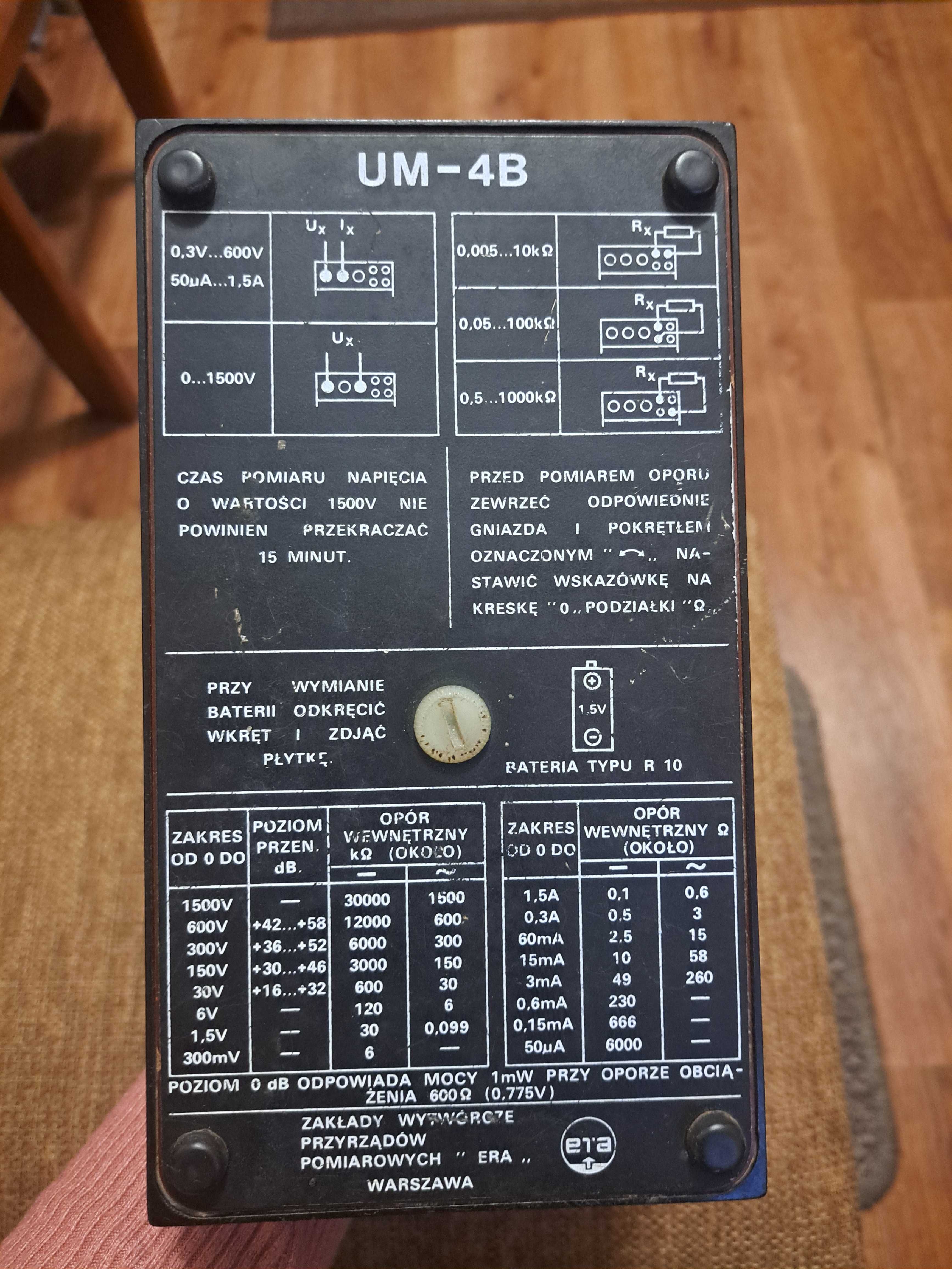 Miernik analogowy UM-4B