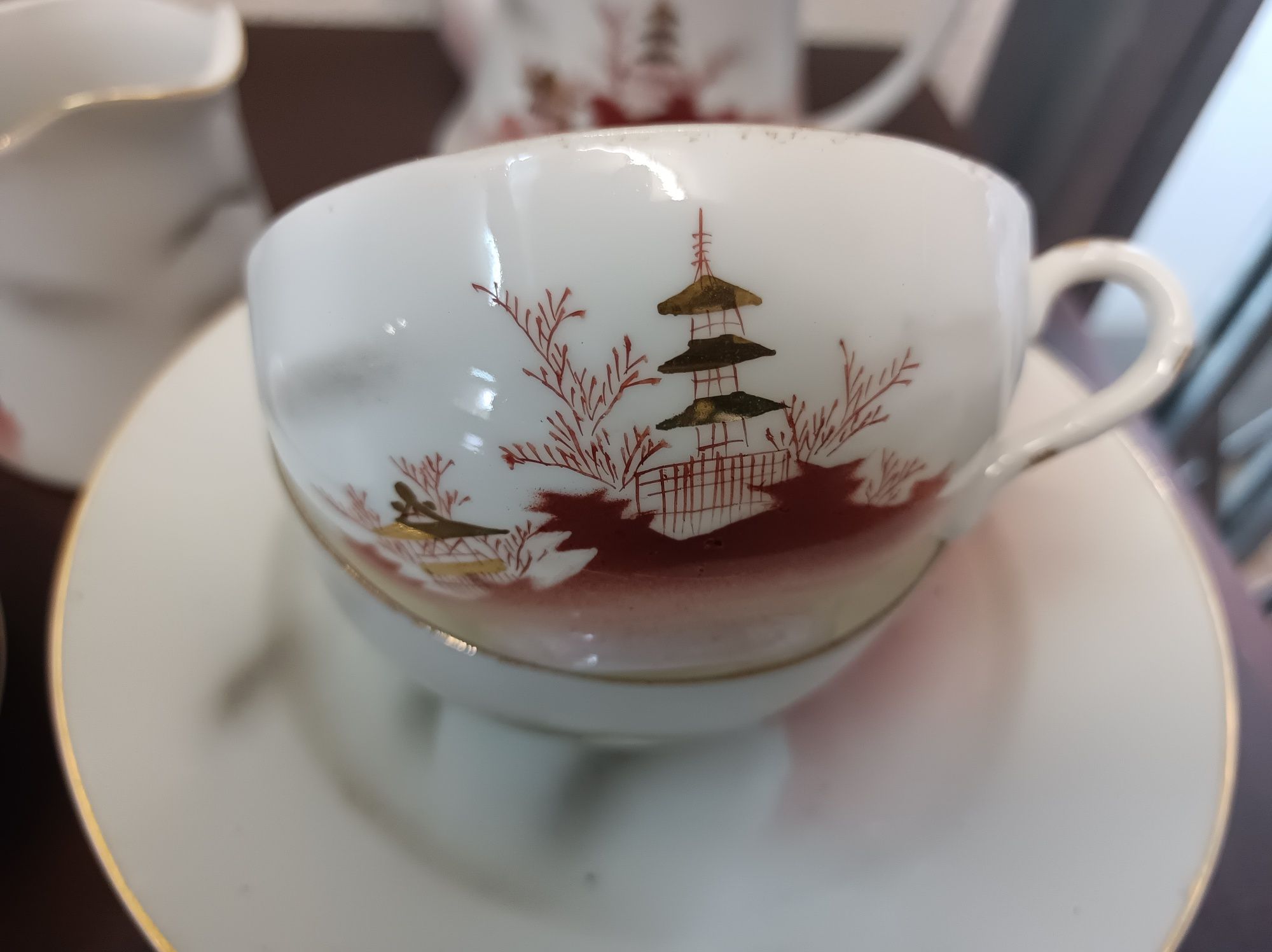 Serviço de chá em porcelana japonesa.