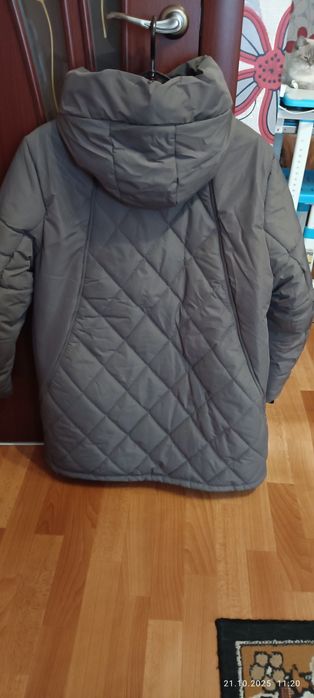 Жіноча зимова куртка