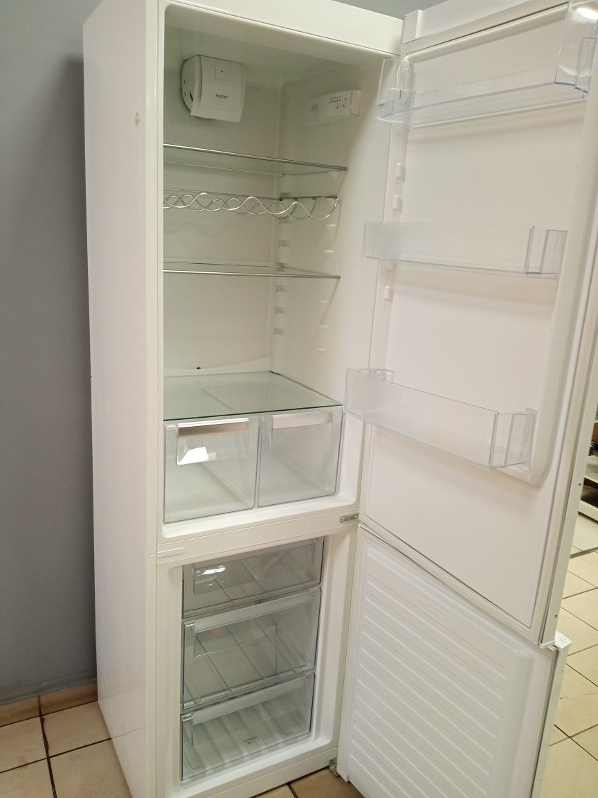 Elektroluxs холодильник