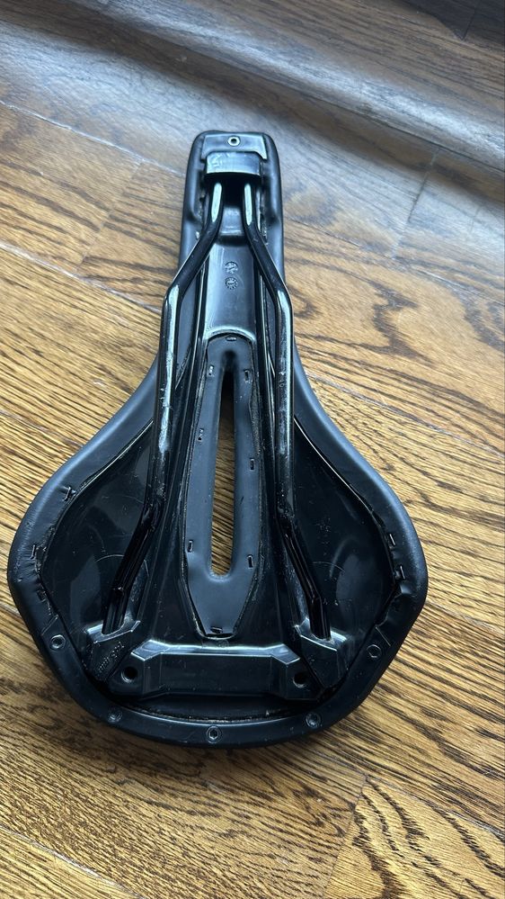 Siodełko rowerowe Specialized Phenom Comp 143