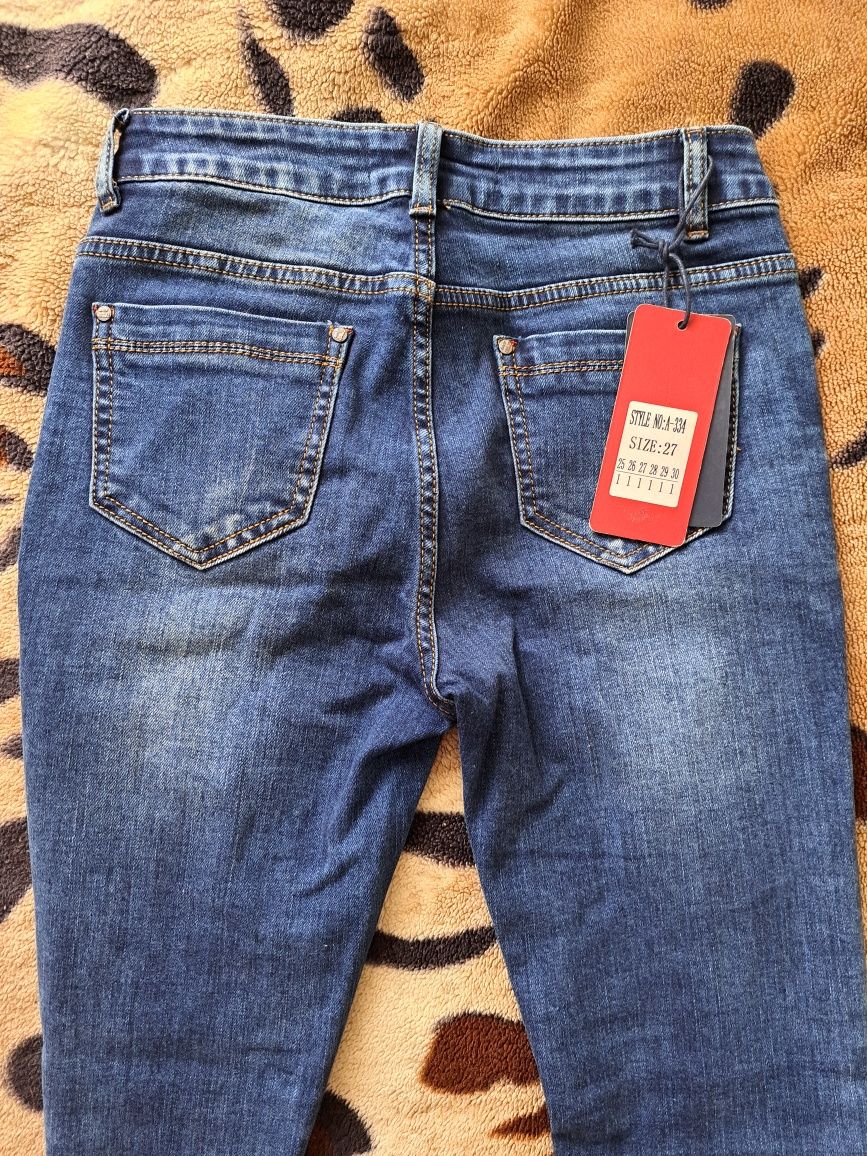 Продам джинси 27