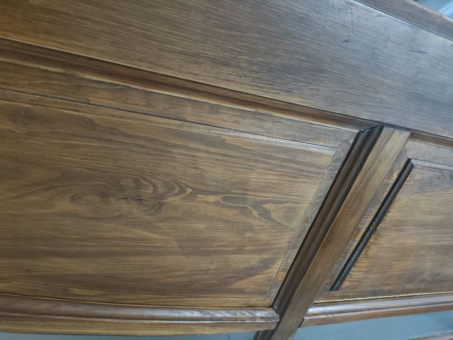 Solidne drewniane drzwi retro vintage