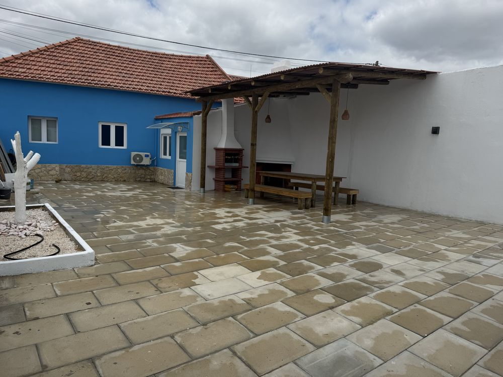 Paga 1 casa,  por 2 (T2 eT1 terreno 250m2 com pergola e churrasqueira)