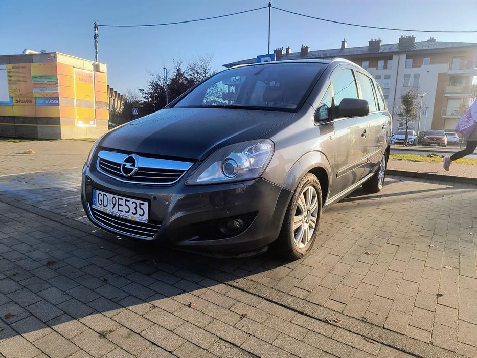 Opel Zafira OPEL ZAFIRA B *COSMO* 1.8 benz.+gaz, mały przebieg, bogate wyposażenie