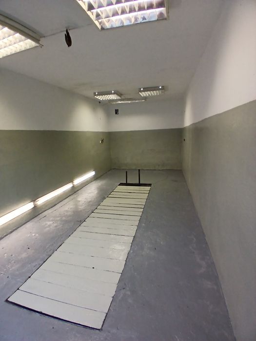 Garaż murowany z kanałem