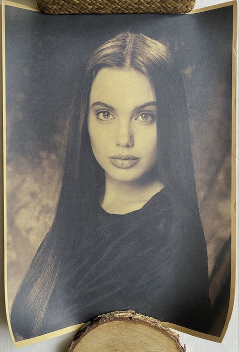 Angelina Jolie/Vintage Retro
