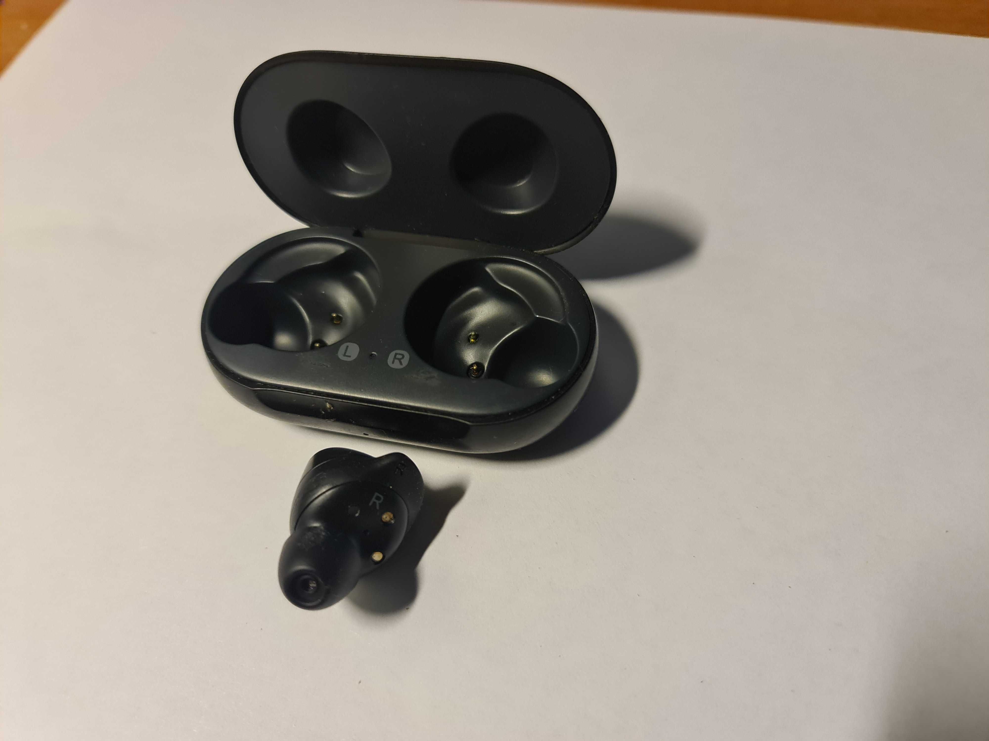 Продам Samsung Galaxy Buds Black SM-R170