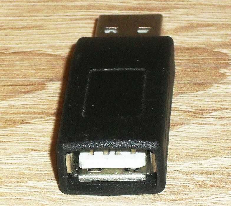 Data Blocker. Przejściówka USB 2.0 z Typu A męskiego na Typ A żeński.