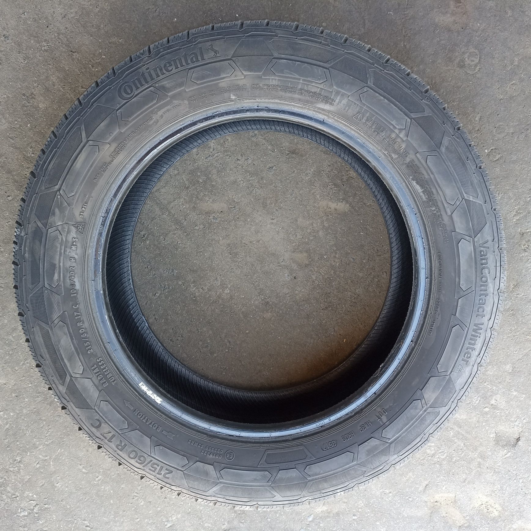 Opony zimowe 215/60/17 C Continental, Hankook