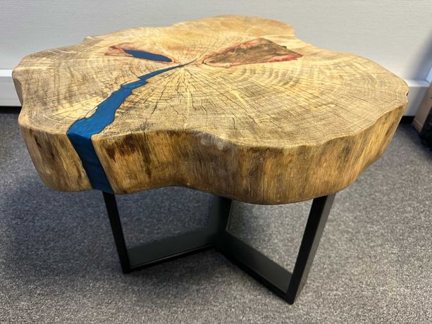 Niepowtarzalny stolik kawowy, drewno klona jesionolistnego - epoxy