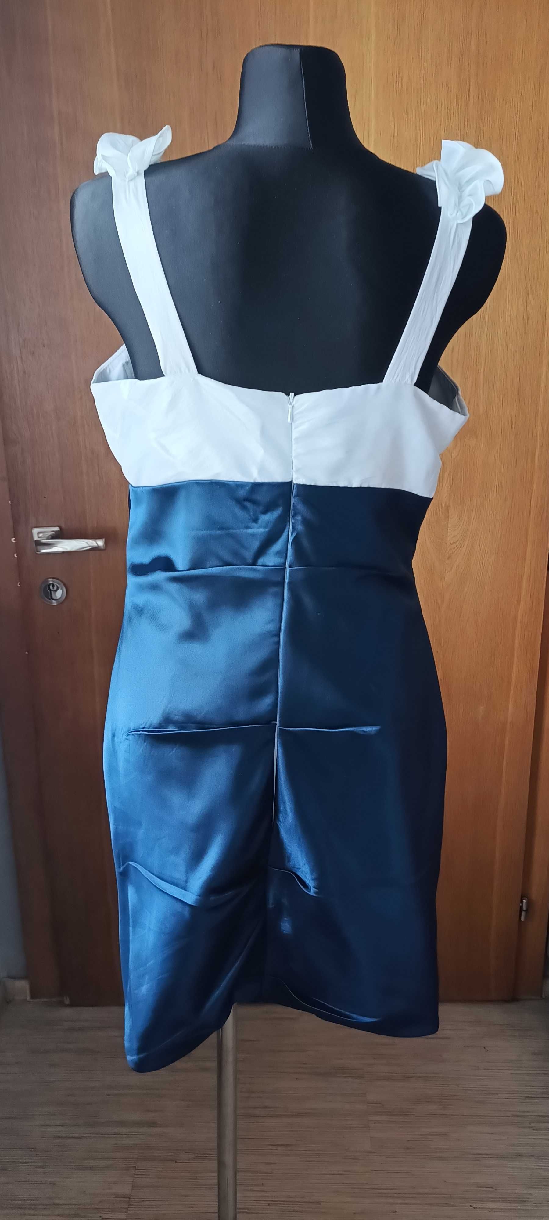 Piękna, elegancka sukienka wieczorowa