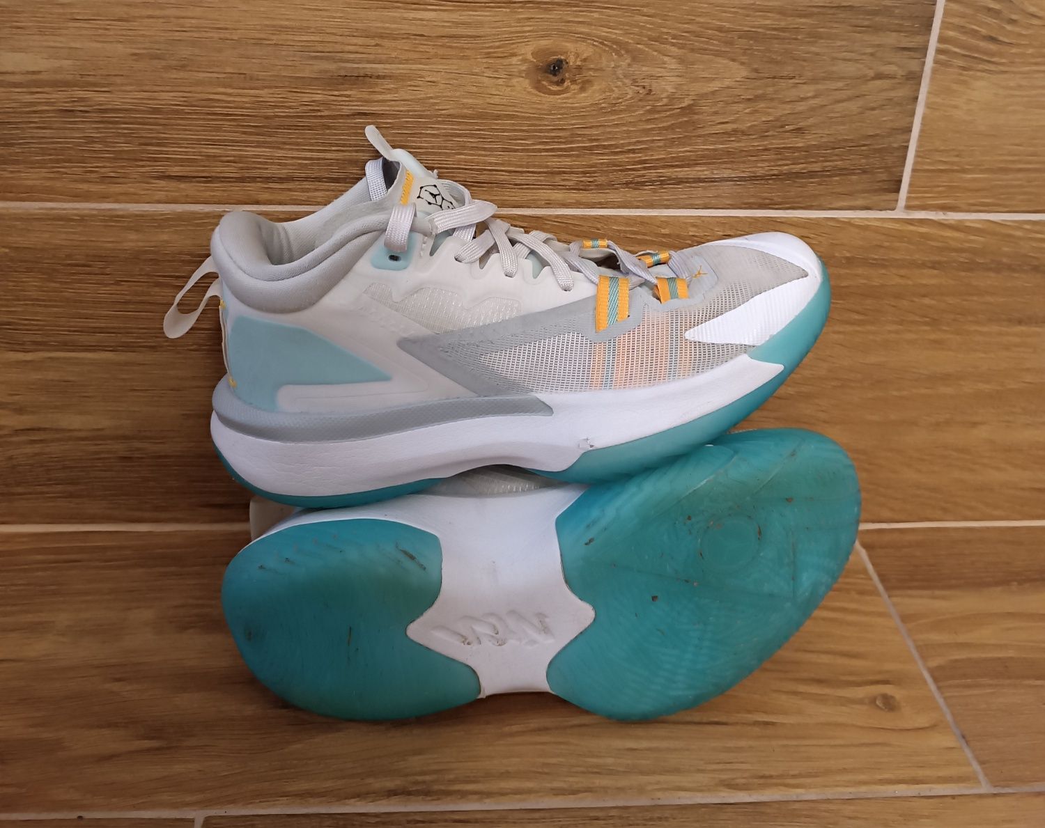 Nike Jordan Zion 1 Buty Sportowe Oryginalne rozmiar 38