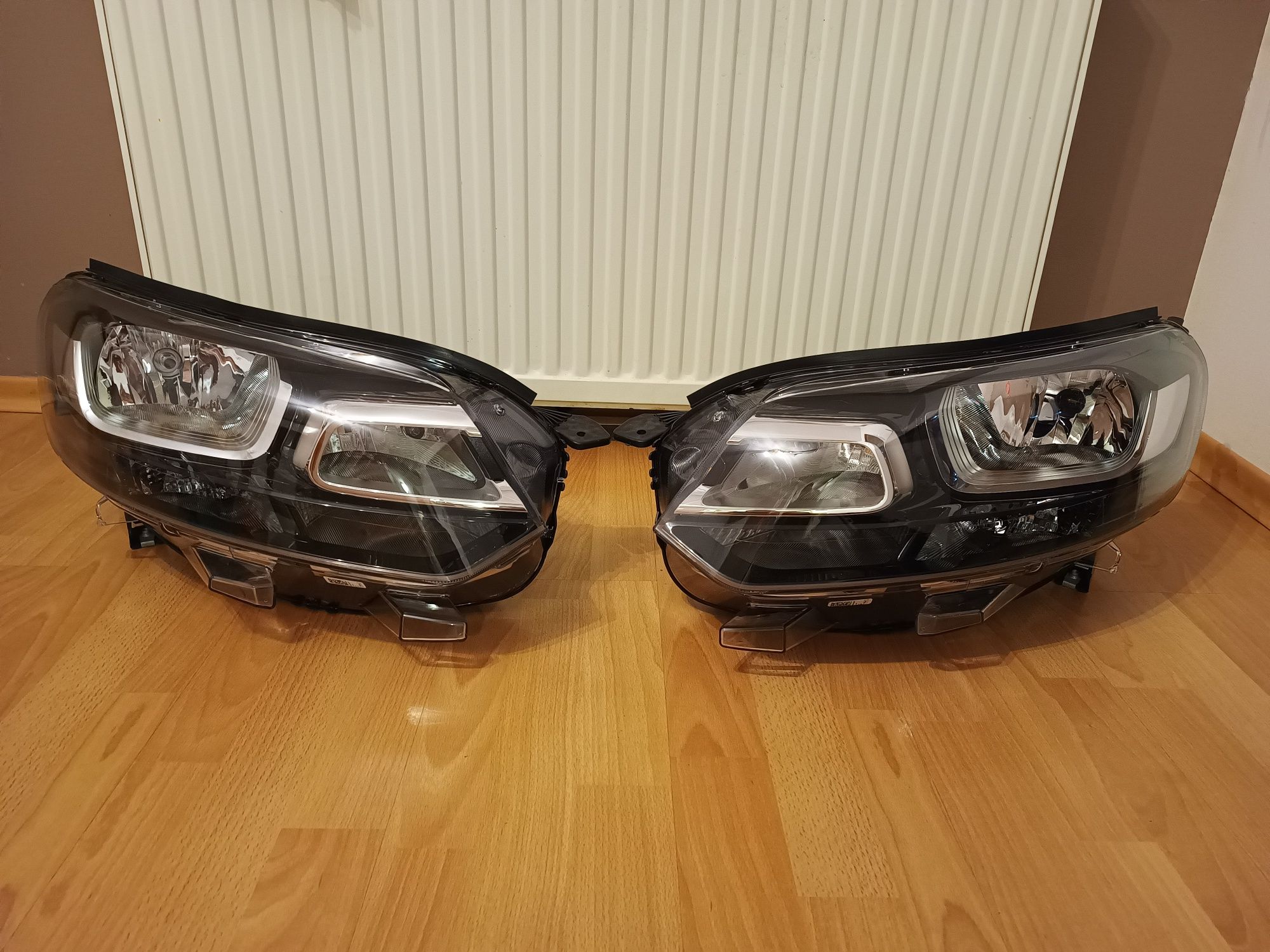 Vivaro, Zafira Life, Jumpy Scudo lampa lampy reflektor NOWE