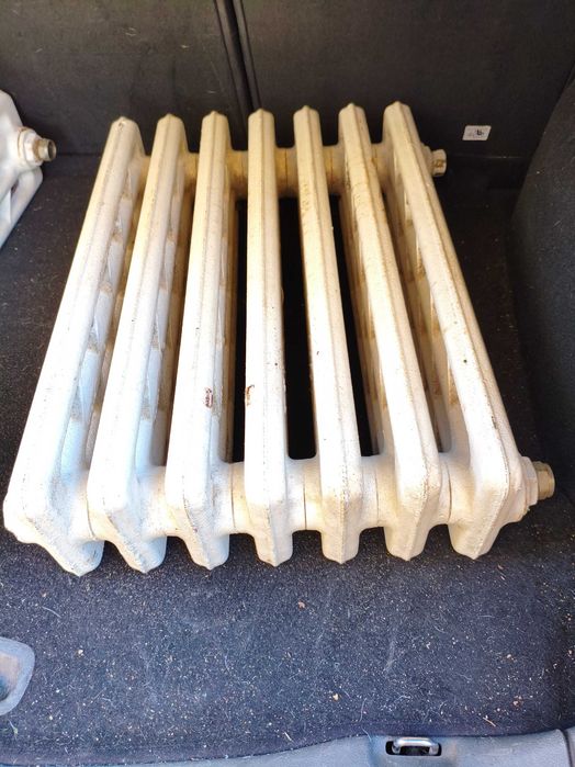 Grzejniki żeliwne żeberkowe, używane, w pełni sprawne