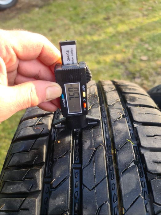 Komplet felgi+opony BMW 17” Nokian 235/55 R17