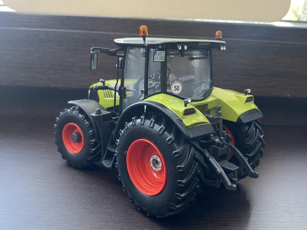 1:32 Claas Arion 550