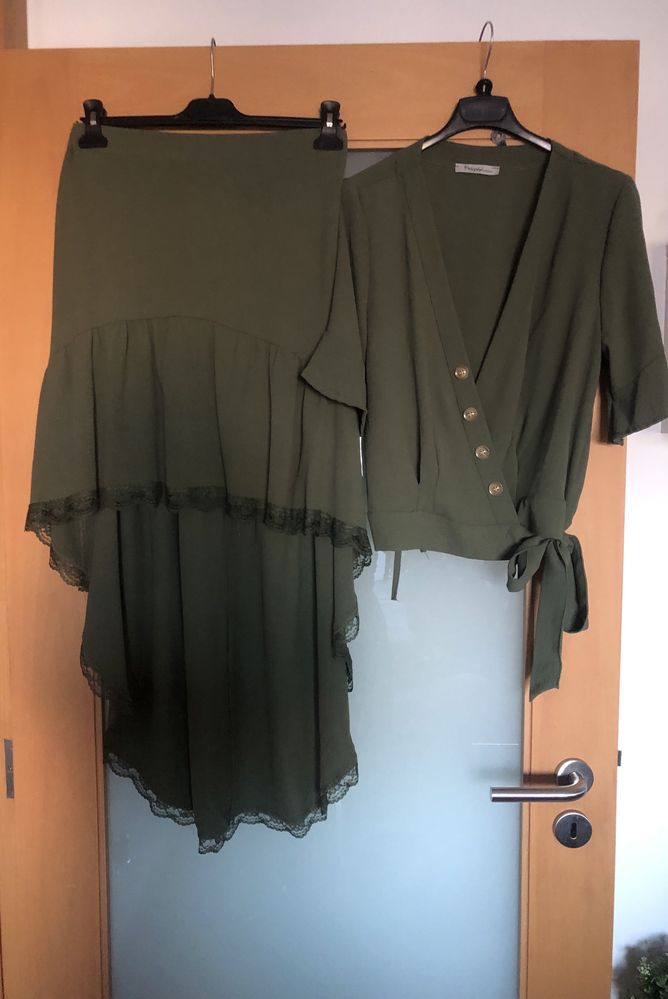 conjunto saia e camisa verde
