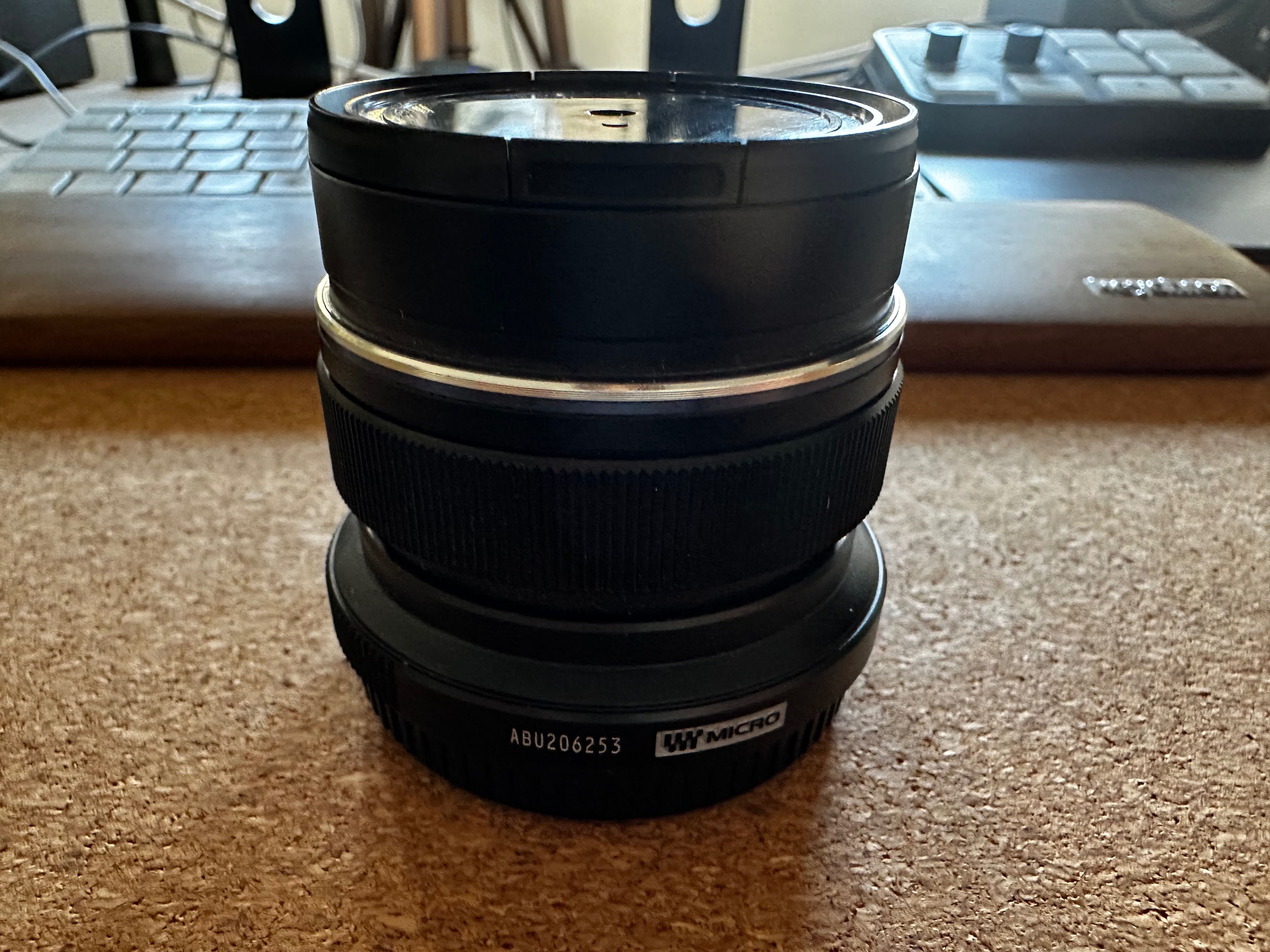 Olympus M.Zuiko 12mm f2.0 ED MSC Preto M43 Micro Four Thirds