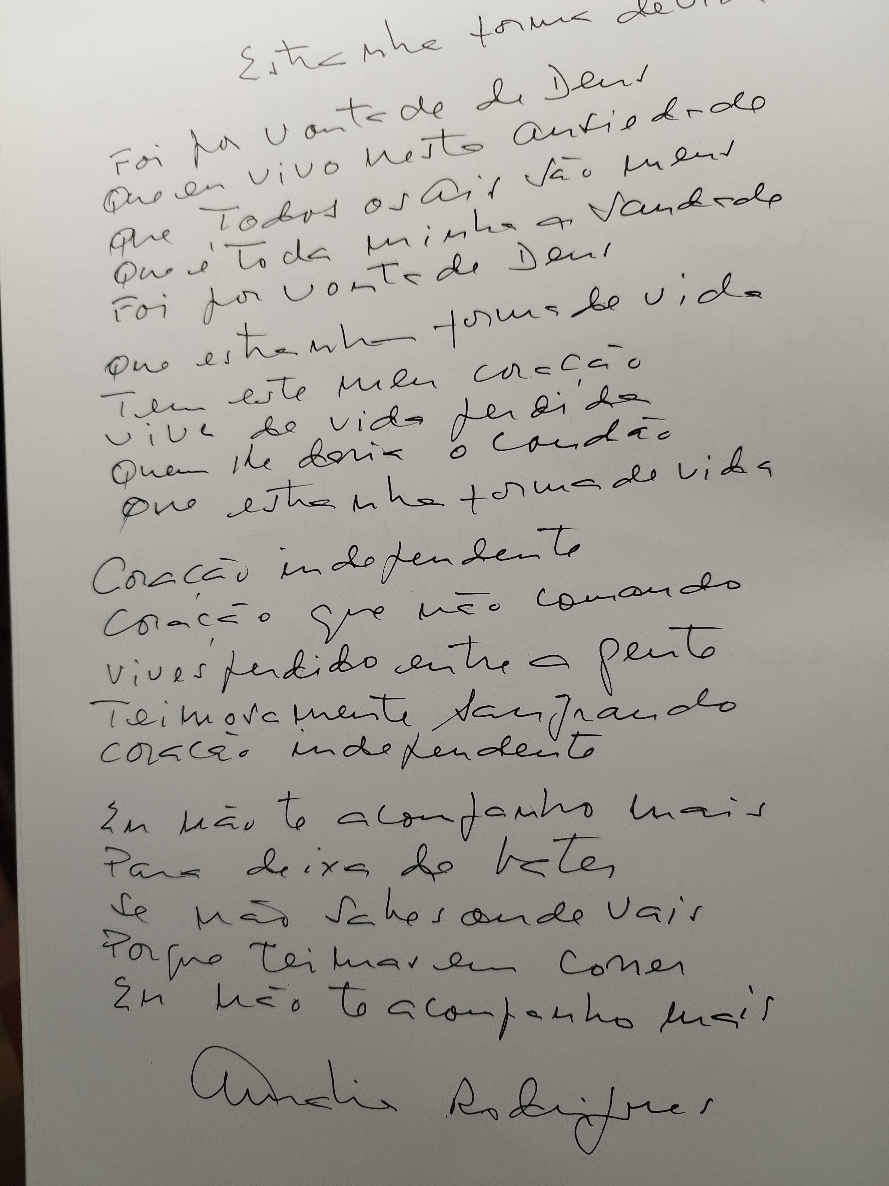 LIVRO ESTRANHA FORMA DE VIDA - Manuscrito por Amália Rodrigues