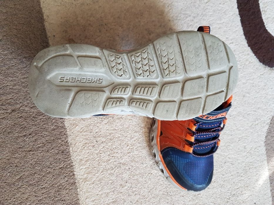 Детские кроссовки