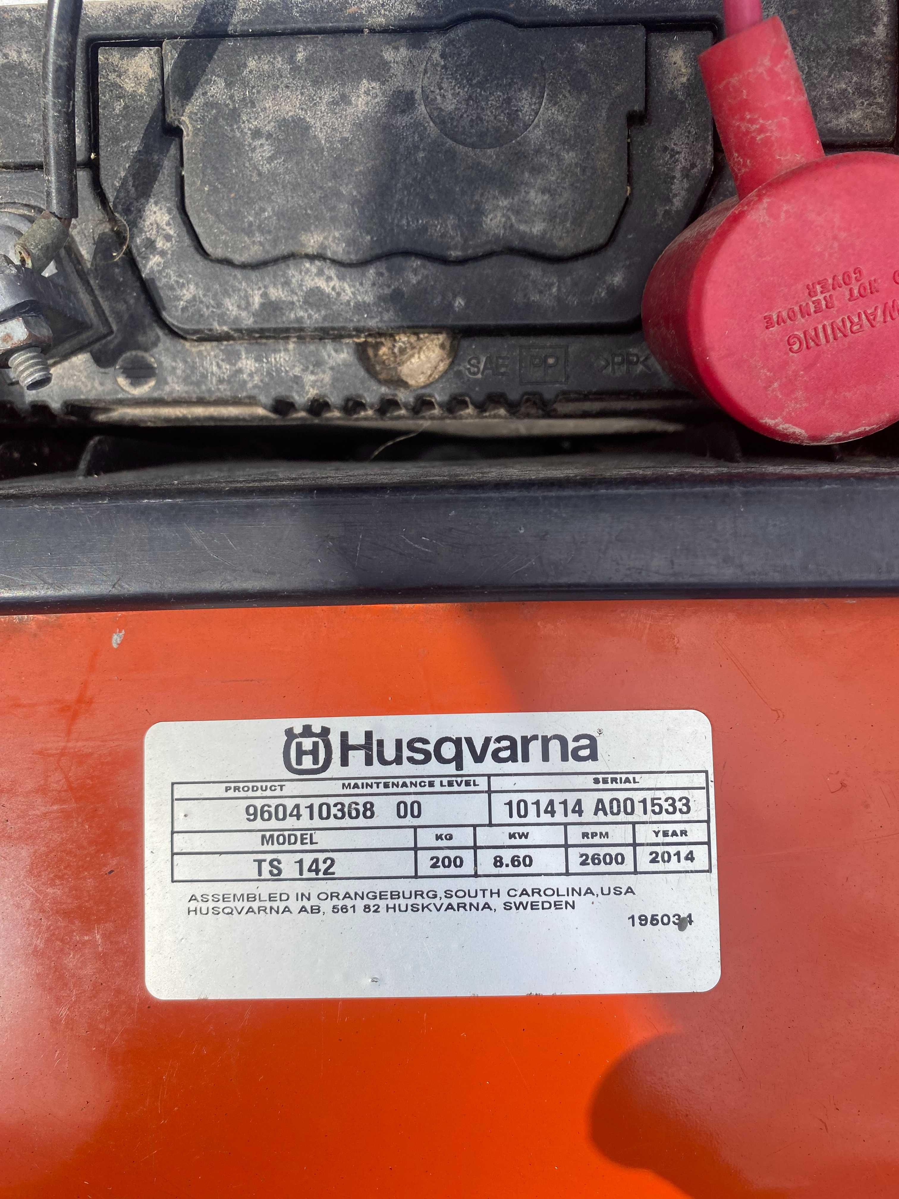 Kosiarka spalinowa samojezdna traktorek Husqvarna TS142