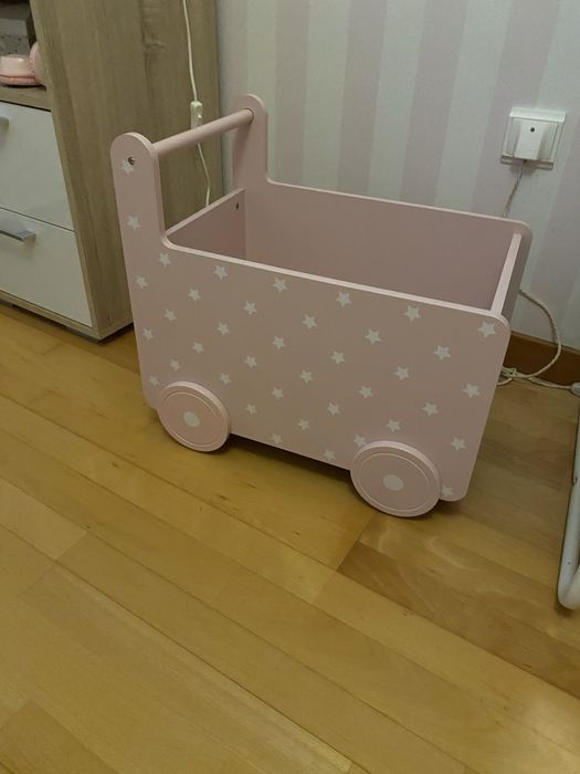 Carrinho de arrumação de brinquedos