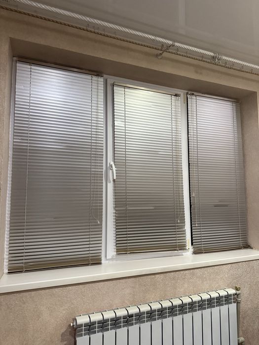 Продам жалюзі  на 2 вікна