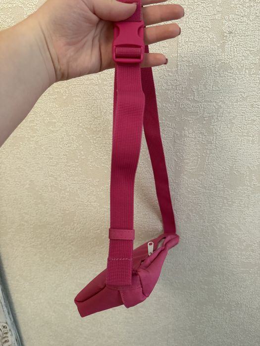 Сумка-бананка жіноча levis