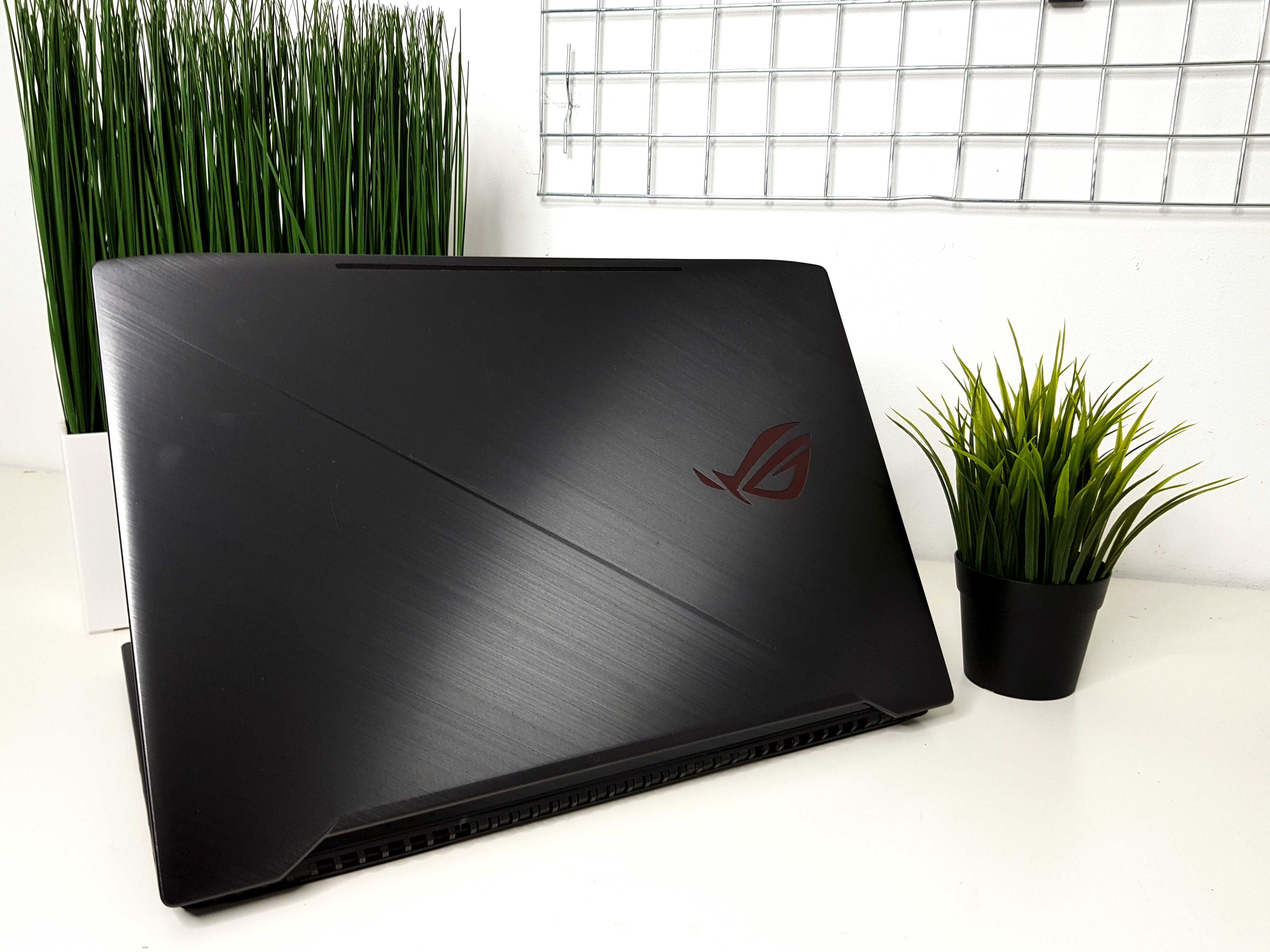 Asus ROG STRIX GL703GE 17,3 " Intel Core i5 / GTX 1050Ti / 16 GB