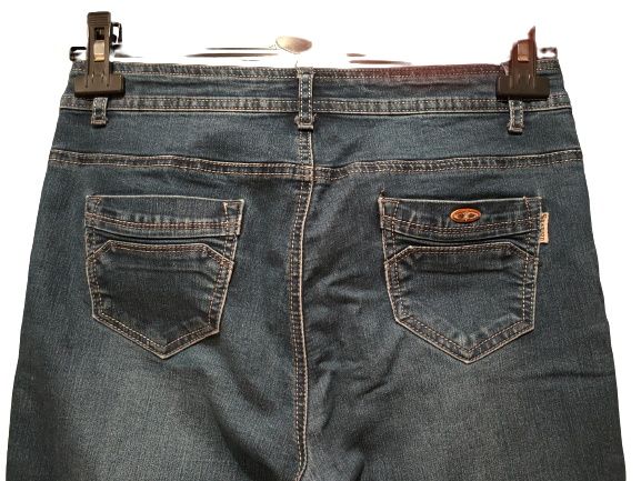 Elastyczne jeansy r.40