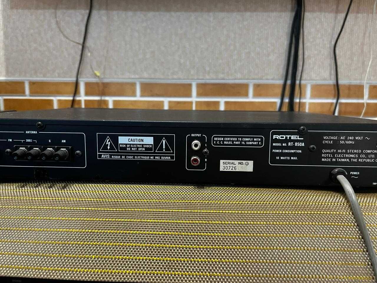 ROTEL RT850AL стерео тюнер