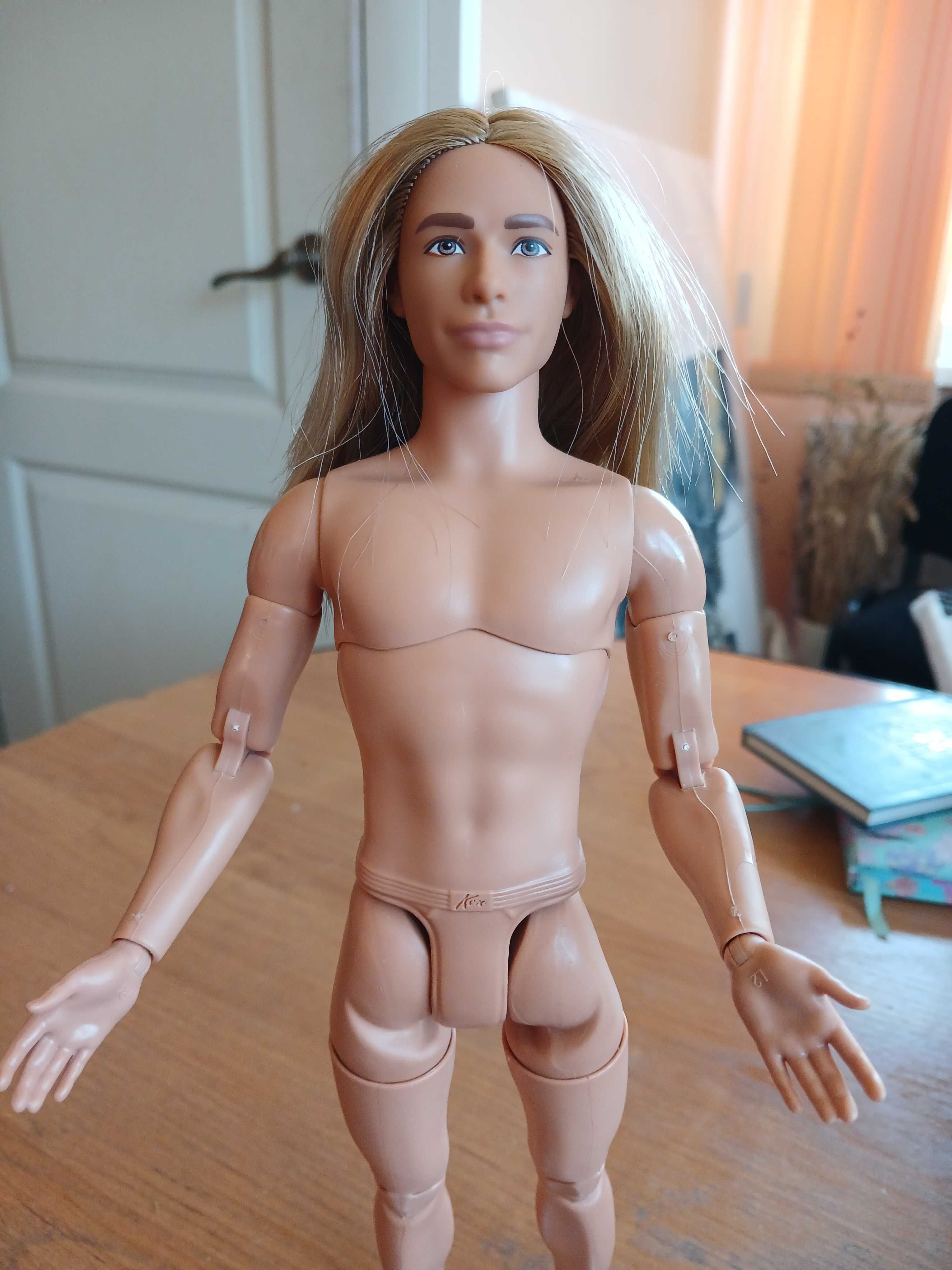 Barbie Кен з довгим волоссям на шарнірному тілі
