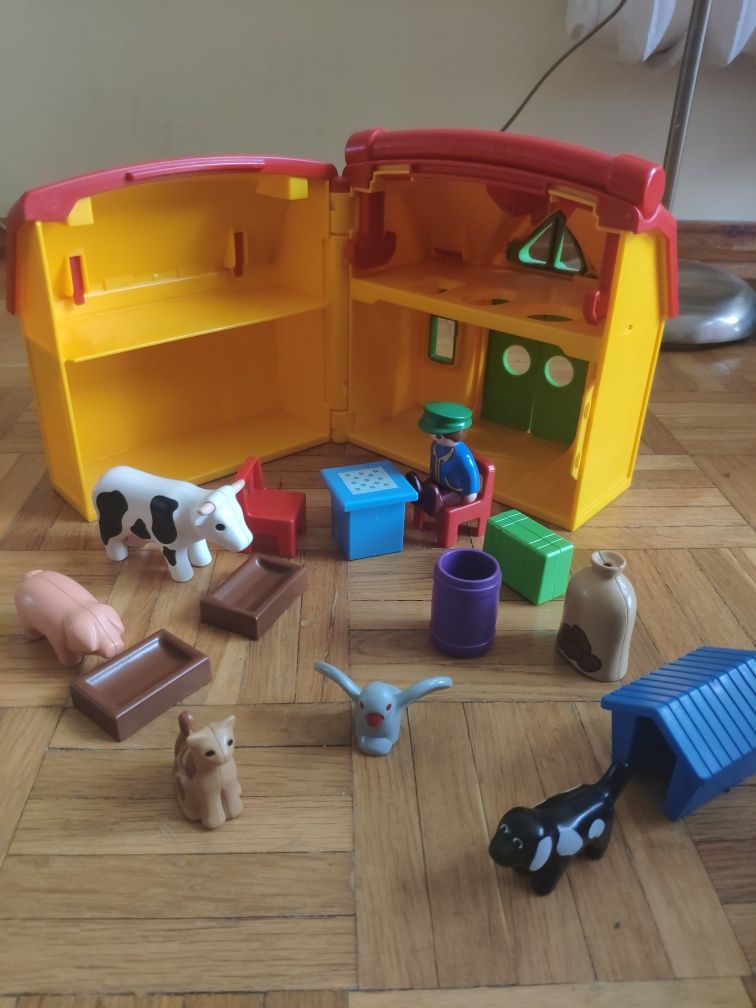 Domek ze zwierzętami playmobil