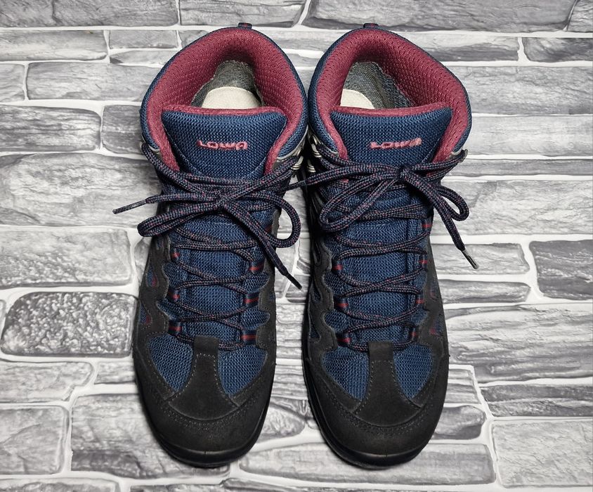 Непромокаемые ботинки Lowa Gore-Tex (38 размер)