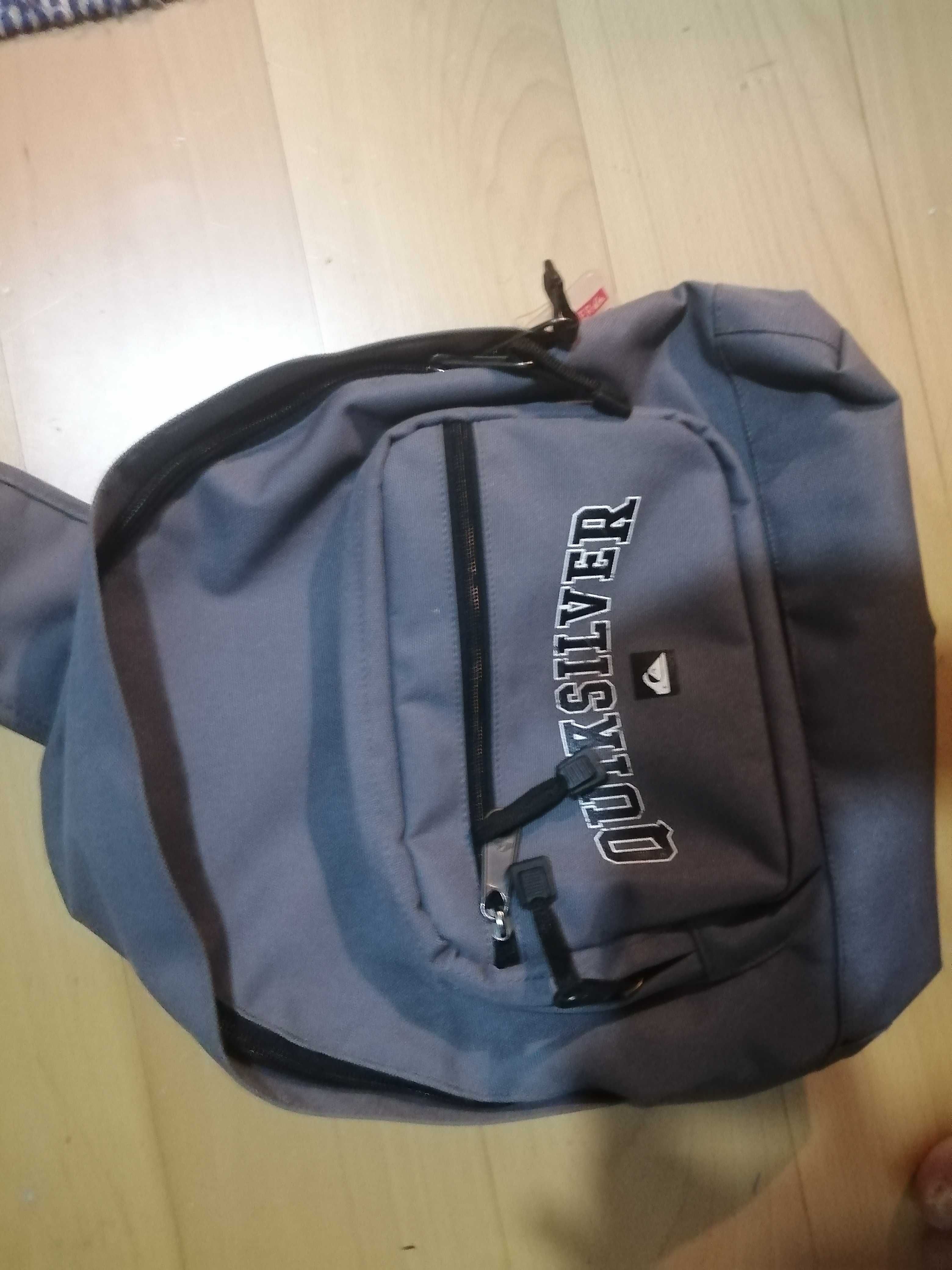 Mochila com etiqueta Quicksilver