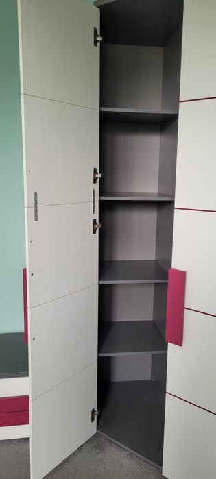 Zestaw mebli szafa narożna, biurko, szafka nocna