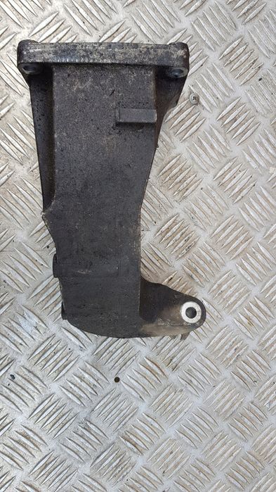 Mercedes W211 3.2 łapa Mocowanie a112