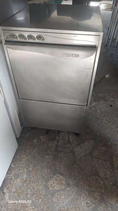 Maquina loiça industrial