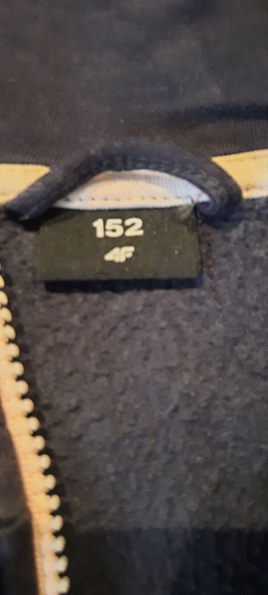Bluza z kapturem 4F rozm. 152