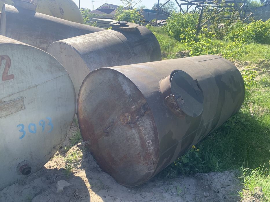 Бочки металеві з під нафтопродуктів