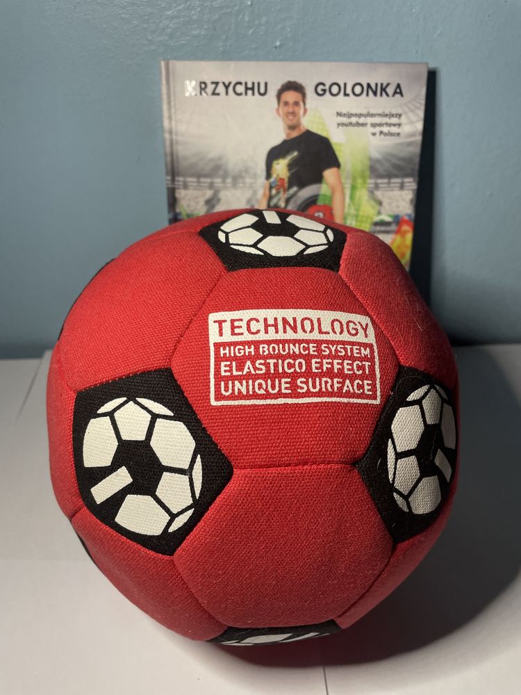Książka Trenuj Z Krzychem + Piłka Street Soccer Tricks & Skills