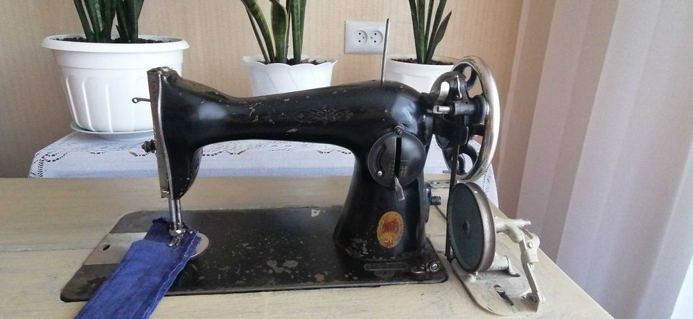 Швейна машинка ПГМЗ