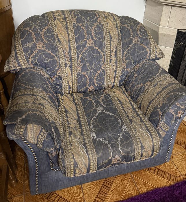 Móvel Sala, sofás e mesa com cadeiras