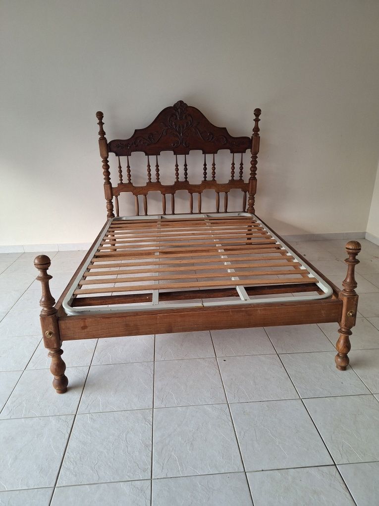 Cama de casal com estrado