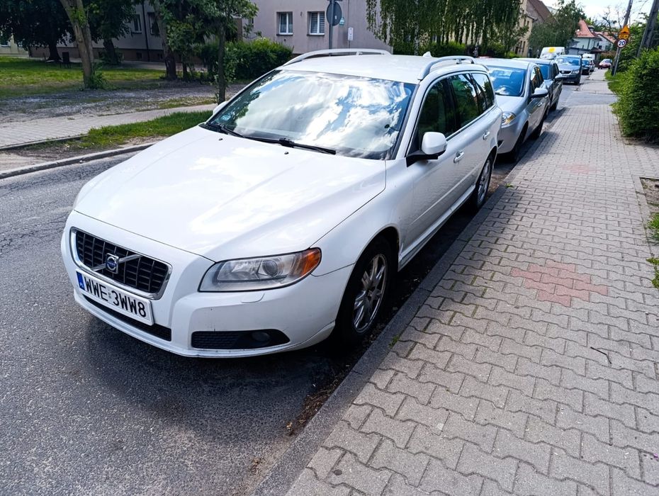 Volvo V70/Automat/2.0 benzyna/Bogate wyposażenie/Skóry/Isofix/