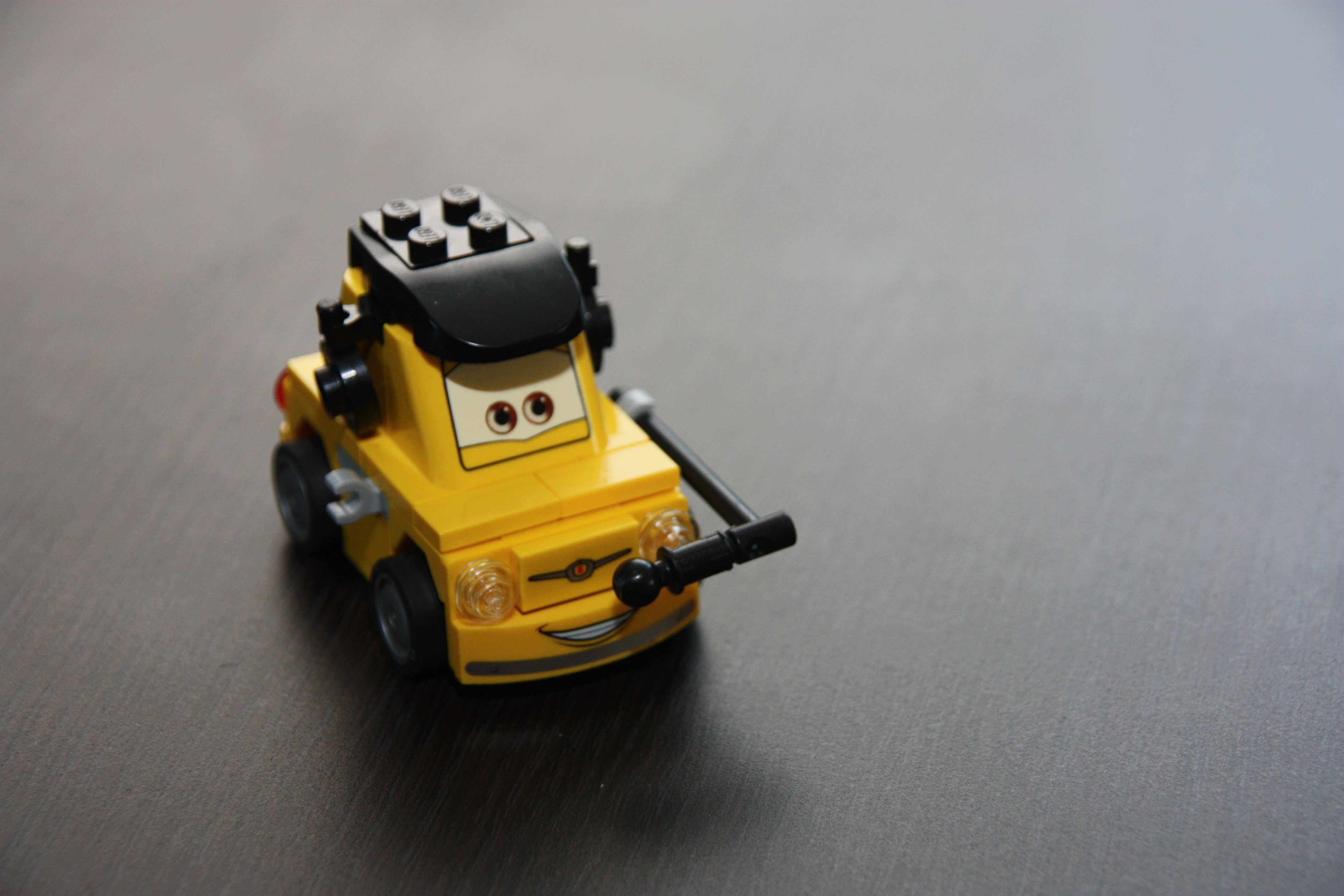 Lego 8206 Auta Stanowisko postojowe w Tokio- kompletny