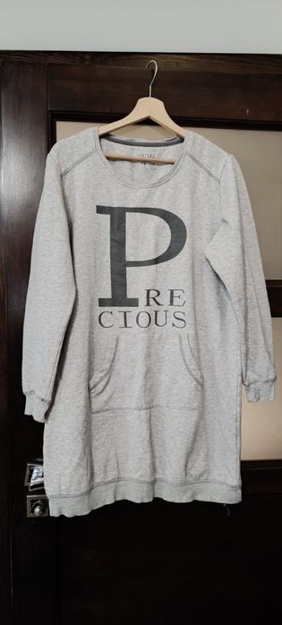 Dłuższa bluza z kieszenią 40/42