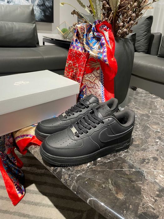Buty Trampki Nike Air Force 1 Low Black R.37.5