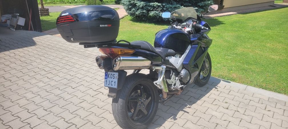 Honda vfr800 v-tec